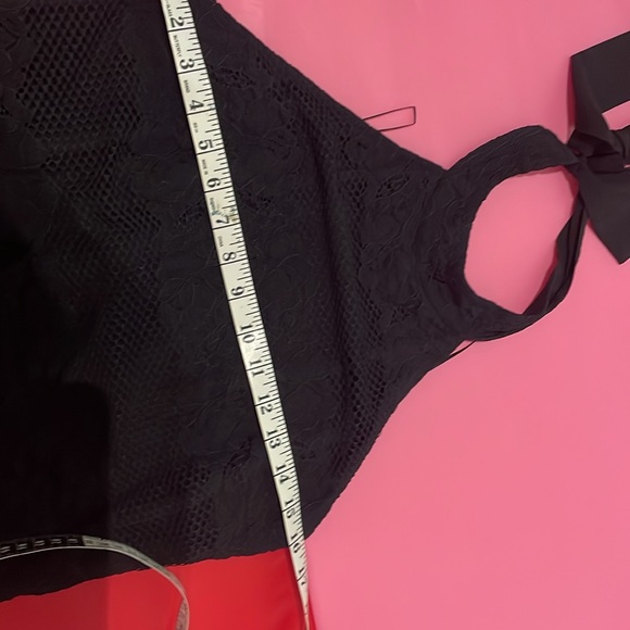 Guess romper. Black, cocktail tie around the neck. Size M - Picture 3 of 3